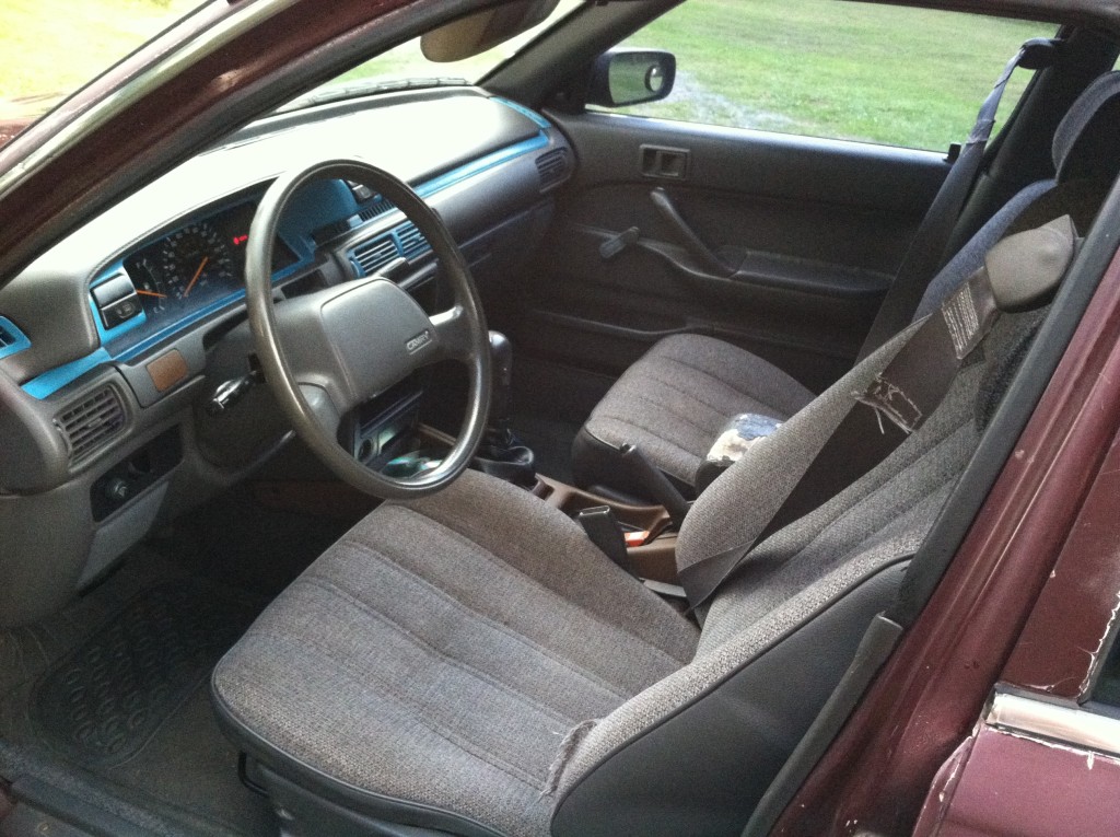 Shot of the interior shortly before I sold Orion in 2012. You can see the "eject handle" that I had painted orange on the center console.